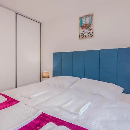 Family-friendly With Swimming Pool Zupanje, Krk - 27847 Apartmán Klimno